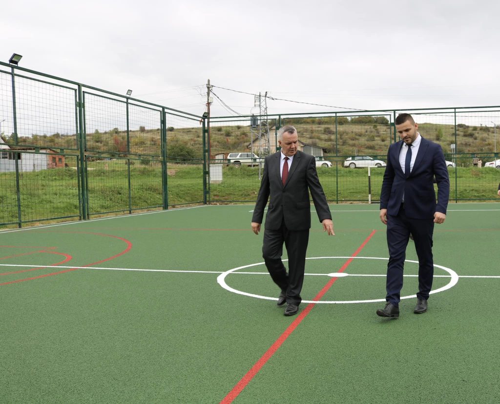 Komuna; Po vazhdojnë punimet në ndërtimin e infrastrukturës shtesë në fushat e hapura sportive