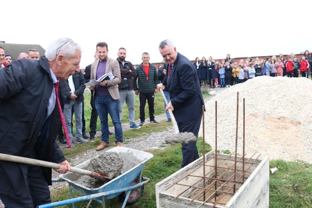 Kanë nisur punimet për ndërtimin e sallës sportive në fshatin Gllogovc