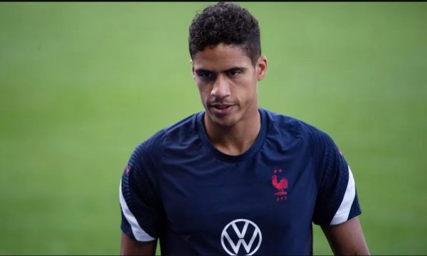 Deschamps beson se Varane mund të jetë gati për të luajtur që në lojën e parë të Francës