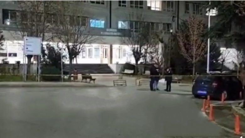 Një grua shtatzënë vritet para Gjinekologjisë në QKUK, dyshohet se është prej Lipjanit