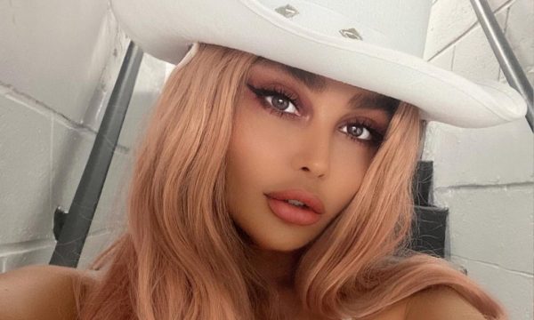 Vildania bëhet një “cowgirl” nga Rodeo