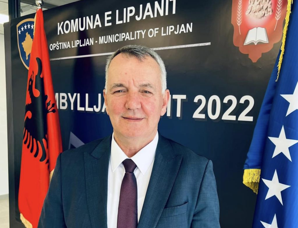 Imri Ahmeti: Ju urojë një Vit të Ri të mbushur me lumturi, një vit i mbarë e i begatë për ju