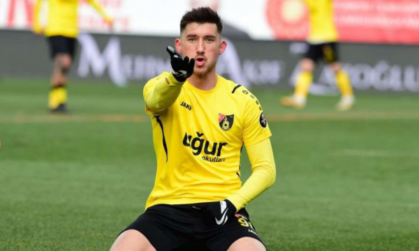 Jetmir Topalli shënon ndaj Fenerbahces, por Istanbulspori eliminohet nga Kupa e Turqisë