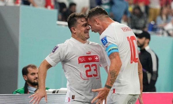 Mediumi i madh zviceran Blick, e ka në ballinë veç Xhakën e Shaqirin pas fitores ndaj Serbisë