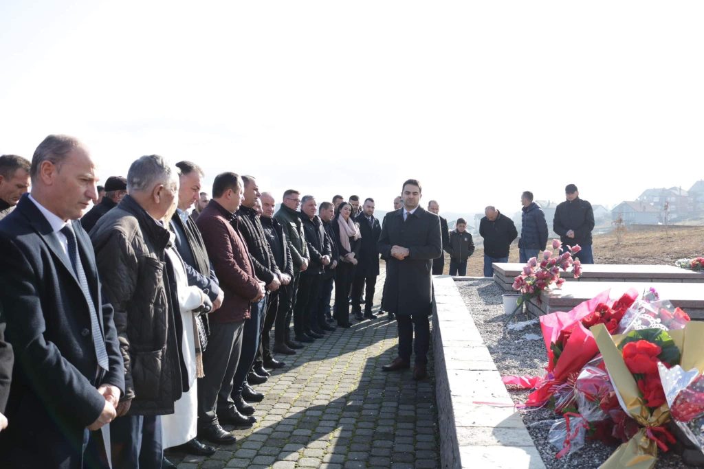 Bëhen homazhe tek busti i Heroit Ismail Luma, varrezat e dëshmorëve në Shtime, Kompleksin memorial në Reçak