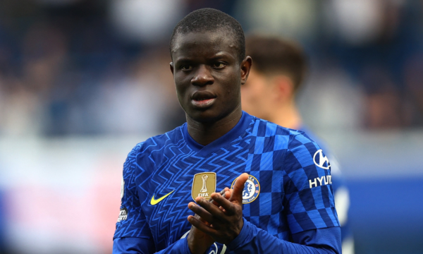 Kante do të mbetet te Chelsea