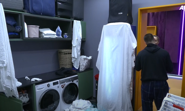 Vjen puthja e shumë pritur mes Gresës dhe Andit (VIDEO)