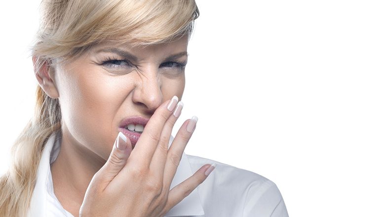 Kërkoni menjëherë ndihmën e mjekut tuaj, nëse ndieni këtë shije në gojën tuaj