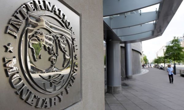FMN paralajmëron një vit të vështirë: Një e treta e botës në recesion