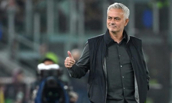 Mourinho përjashton mundësinë e drejtimit të Brazilit