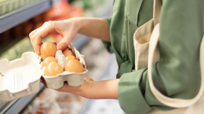 A bën të hani vezë nëse keni kolesterol të lartë?