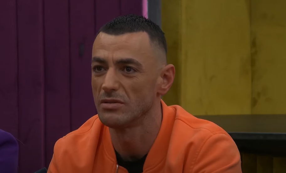 Pse e shkelmoi derën? Sqarohet Stresi (VIDEO)