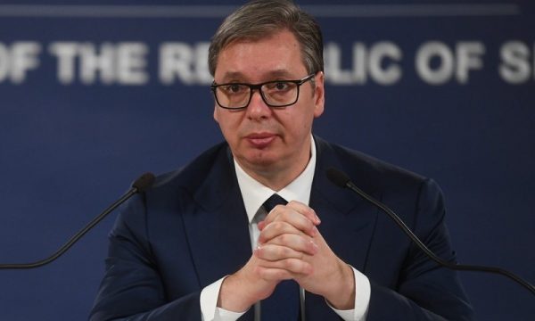 Vuçiq: Osmani më e rrezikshme se Kurti