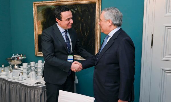 Në Munih takime me kongresistë, liderë e admiralë/ Kurti përmbledh të gjitha në këtë status