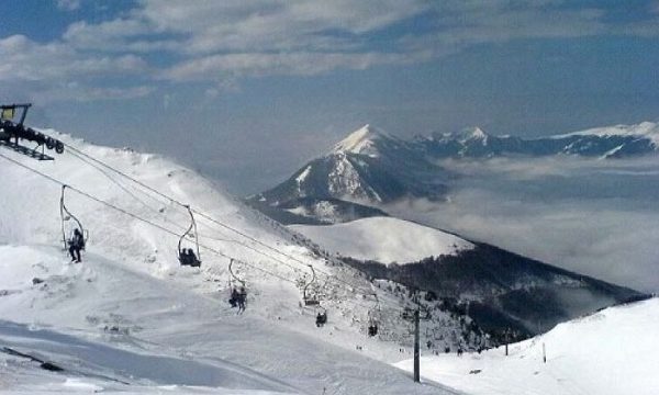 Rrahje në qendrën e skijimit në Brezovicë