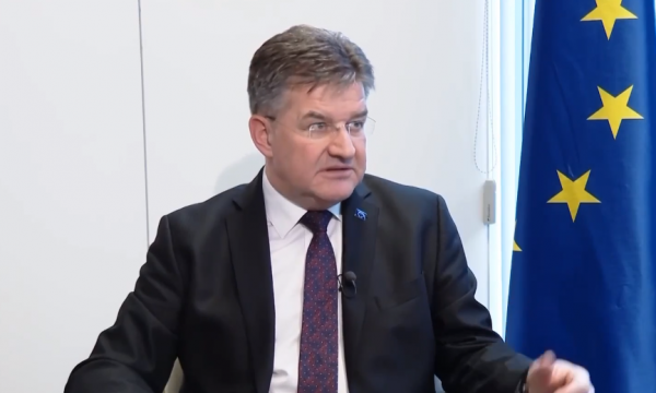 Lajçak: E di përmendësh vendimin e Gjykatës Kushtetuese të Kosovës, ai thotë që Asociacioni duhet themeluar