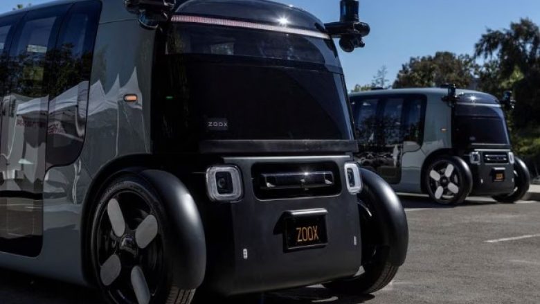 Zoox i Amazon teston robotaksin në rrugë publike me punonjës si pasagjerë