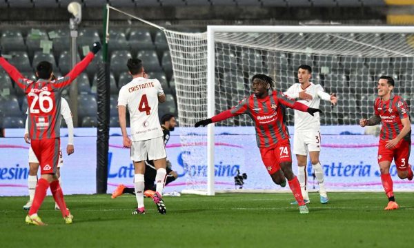 Roma humbet nga vendi i fundit në Serie A