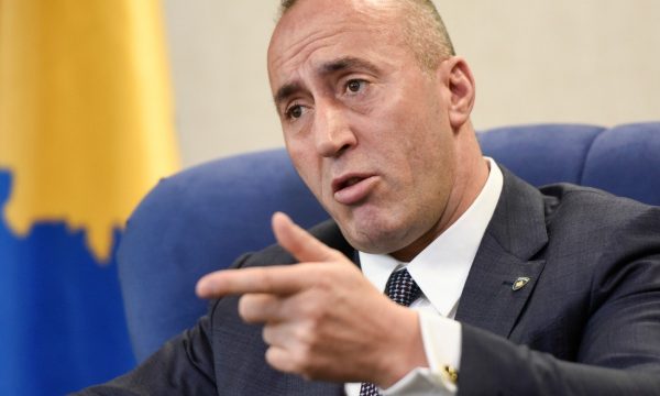 Haradinaj godet Sveçlën: Temat e sigurisë nuk janë shoubiz
