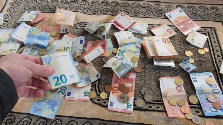 Xhamitë në Prizren mbledhin rreth 100 mijë euro për të prekurit nga tërmeti në Turqi e Siri