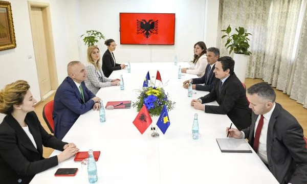 Zyra e kryeministrit tregon se çka bisedoi Kurtin me Ilir Metën
