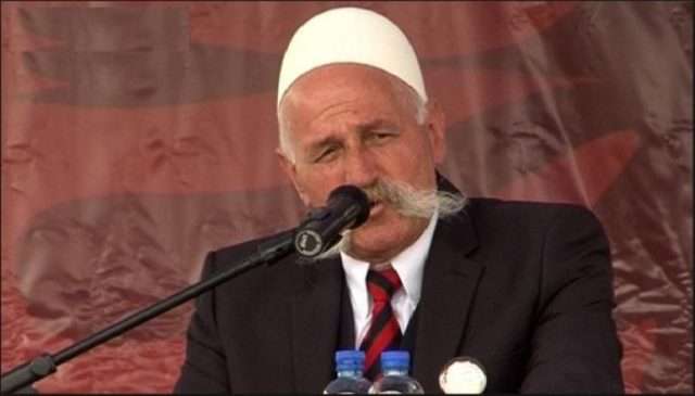 Presidentja ia dhuron Rifat Jasharin “Urdhrin e Lirisë”