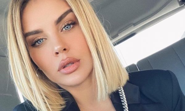 “Ma zhduk këtë bluzën”, Kiara kundër Kejvinës, reagon modelja: Kur merrje gjërat e mia të pëlqenin