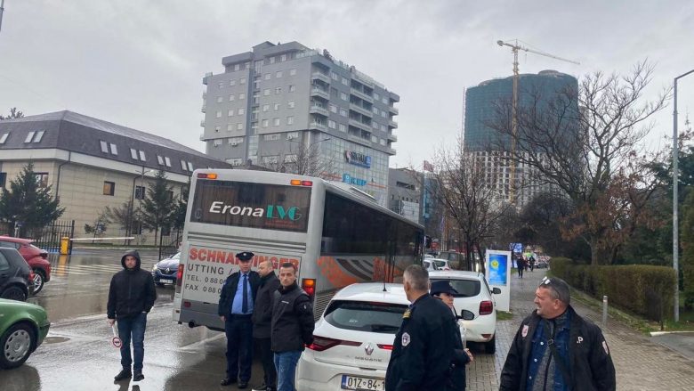Komuna e Prishtinës me aksion, ua ndalon hyrjen në qytet autobusëve ndërurbanë