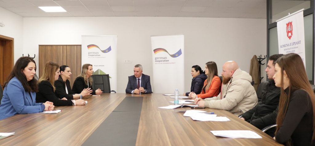 Nënshkruhen kontratat me përfituesit nga Komuna e Lipjanit në projektin INTEGRA