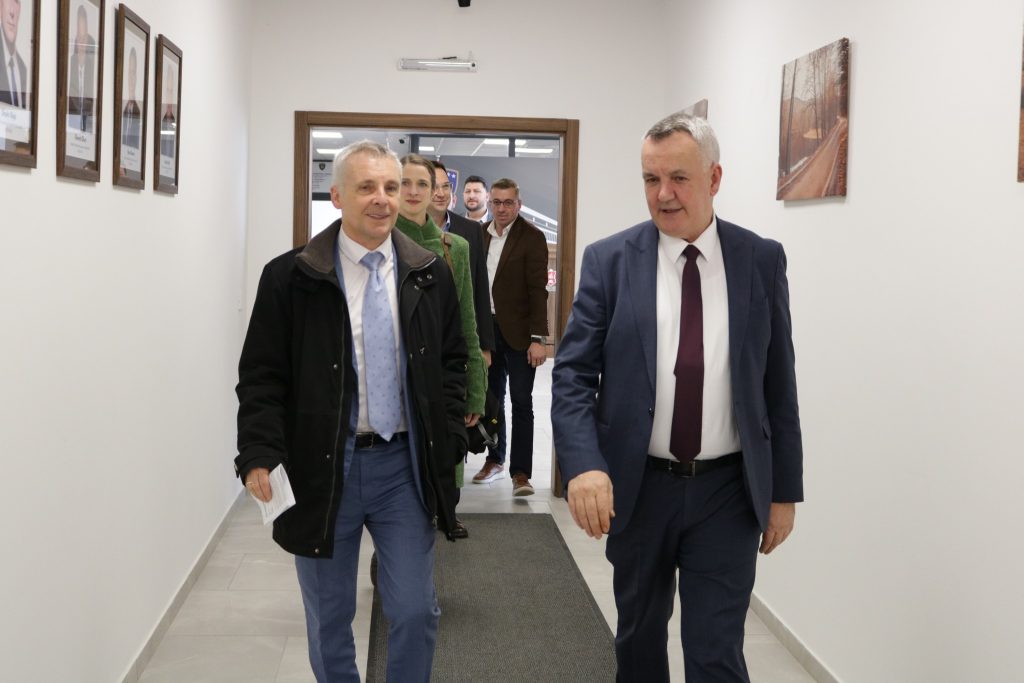 Kryetari Ahmeti priti në takim ambasadorin e Gjermanisë në Kosovë, Joern Rohde