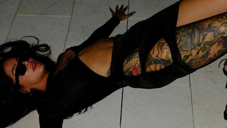 Tatuazhet e shumta në trup, Dafina Zeqiri: Mua më pëlqejnë por nuk besoj se do t’i lejojë fëmijët e mi