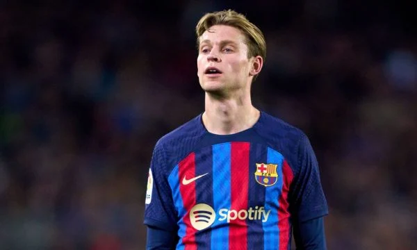 Koeman e konfirmon lëndimin e De Jong, mesfushori i Barcelonës nuk do të grumbullohet me Holandën