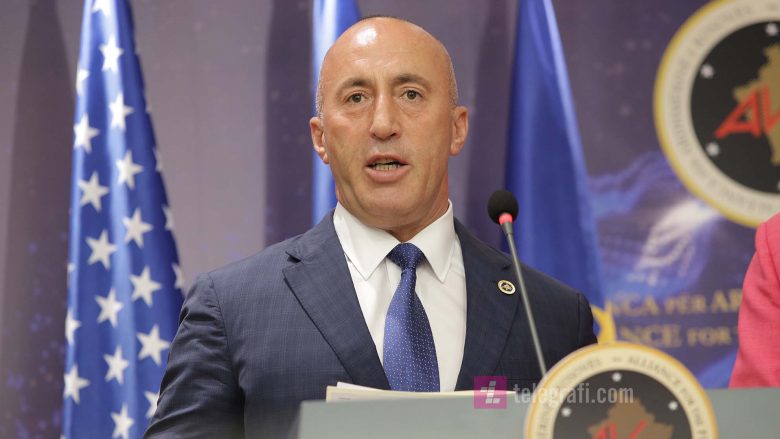 Djegia e veturave në veri, Haradinaj: Vuçiq të heq dorë nga destruktiviteti, BE dhe SHBA ta mbrojnë marrëveshjen e Ohrit