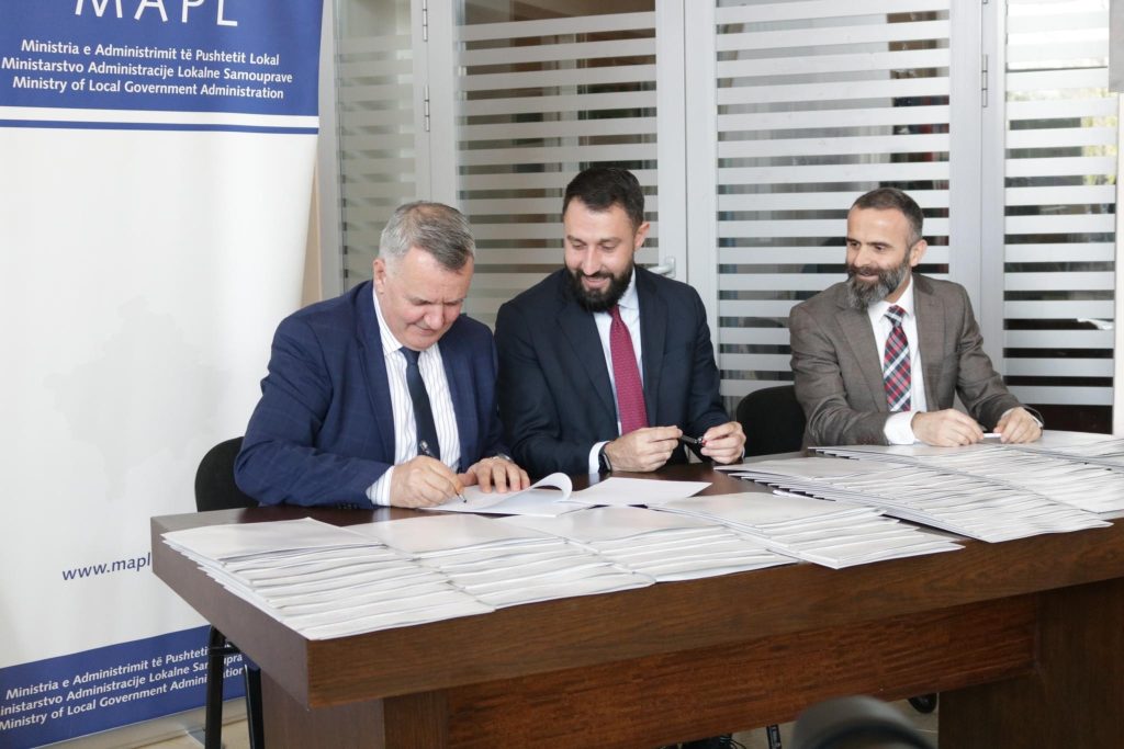 Mbi 1.8 milion euro vlera e Grantit të Performancës që u nënshkrua sot nga Kryetari Imri Ahmeti