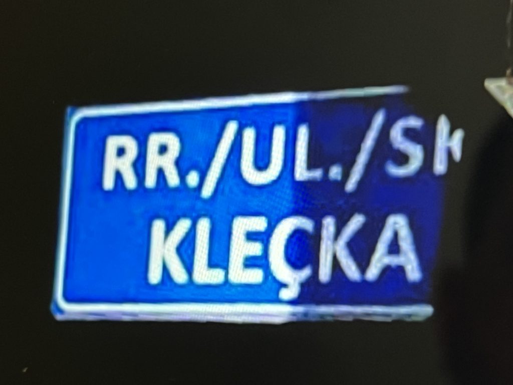 Specialja publikon emrat e dhjetëra personave që pretendohet se janë vrarë dhe zhdukur, përmendet edhe fshati Kleçkë