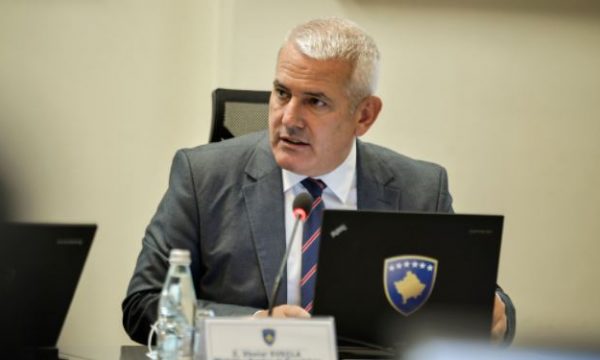 Dy serbë të plagosur në Veri, Sveçla jep detaje