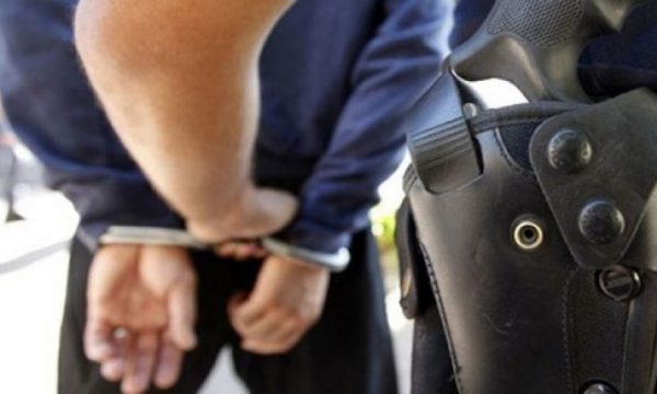 Therja me thikë në lagjen “Bregu i Diellit”, arrestohet 19-vjeçari i dyshuar