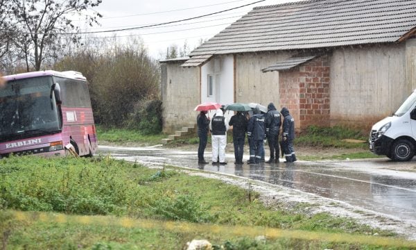 Vrasja e trefishtë në Deçan, prokuroria: Jemi afër finalizimit të këtij rasti