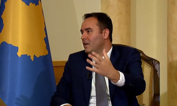 Konjufca thotë se një deputet i VV-së qëllimshëm nuk po voton, replikon me të