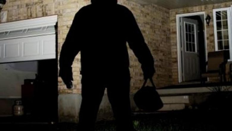 Vidhen para e stoli ari, rasti po hetohet