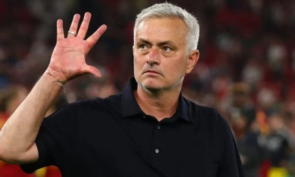 Arabët e çelin kuletën, i bëjnë ofertë të çmendur Mourinhos