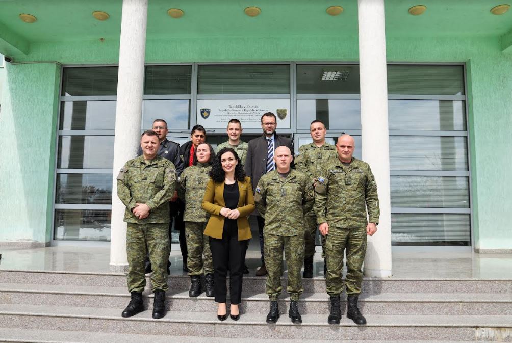 Osmani vizitoi FSK-në: Pjesëmarrja në “Defender- Europe’23” konfirmon besimin e fuqishëm të partnerëve