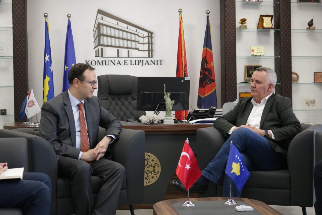 Kryetari Imri Ahmeti takohet me Ambasadorin e ri të Republikës së Turqisë në Kosovë