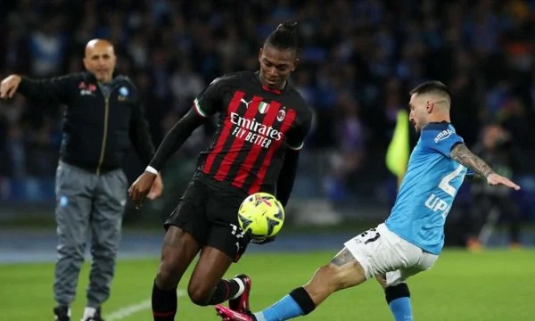 Ancelotti e komenton përballjen Milan – Napoli
