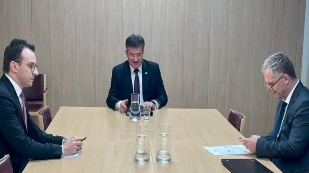 Pas takimit me Bislimin në Bruksel, Petkoviq: Jemi pajtuar për tekstin e deklaratës për personat e pagjetur