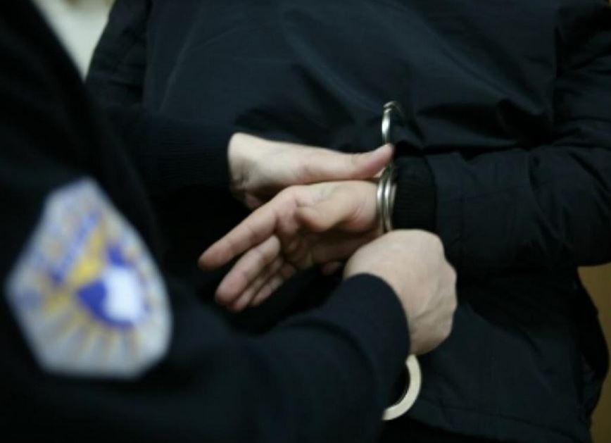 Arrestohet një person i kërkuar në Han të Elezit