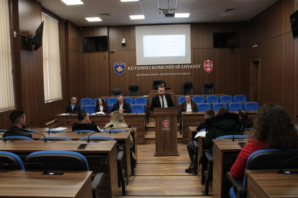 Diskutohet projekt – Rregullorja për orarin e punës të veprimtarive ekonomike në territorin e Komunës së Lipjanit