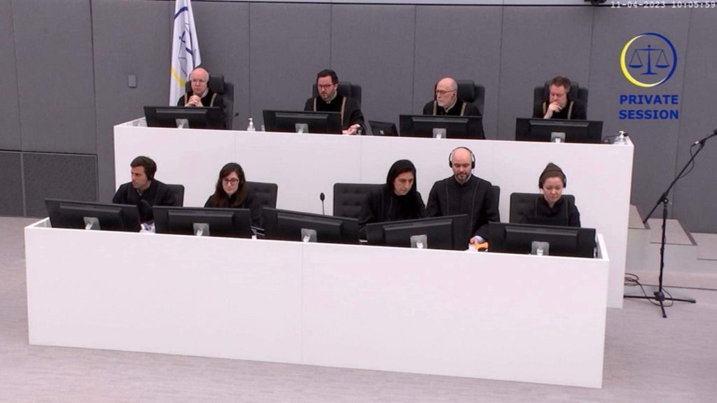 Klinaku: Pak po ju duket që i fshehet fytyra dhe zëri dëshmitares, po kalojnë në seancë edhe më private
