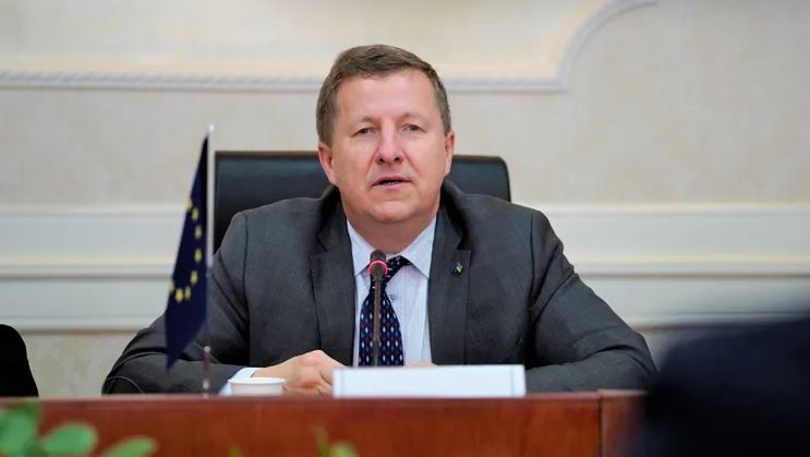 Szunyog i gëzohet lajmit për heqje vizash: Kam përjetuar edhe vetë kufizime udhëtimi