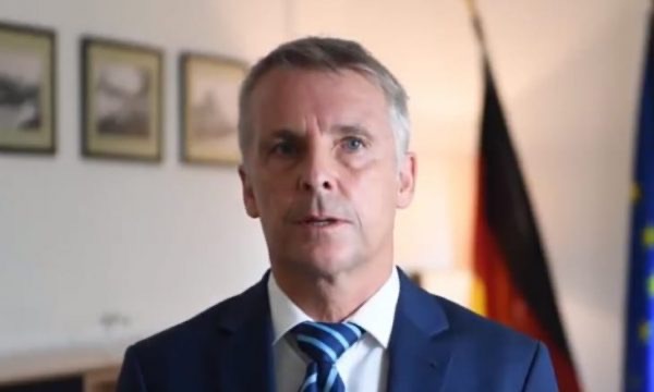 Ambasadori Rohde e mirëpret vendimin e KiE-së për Kosovën, përmend zbatimin e aneksit të Ohrit